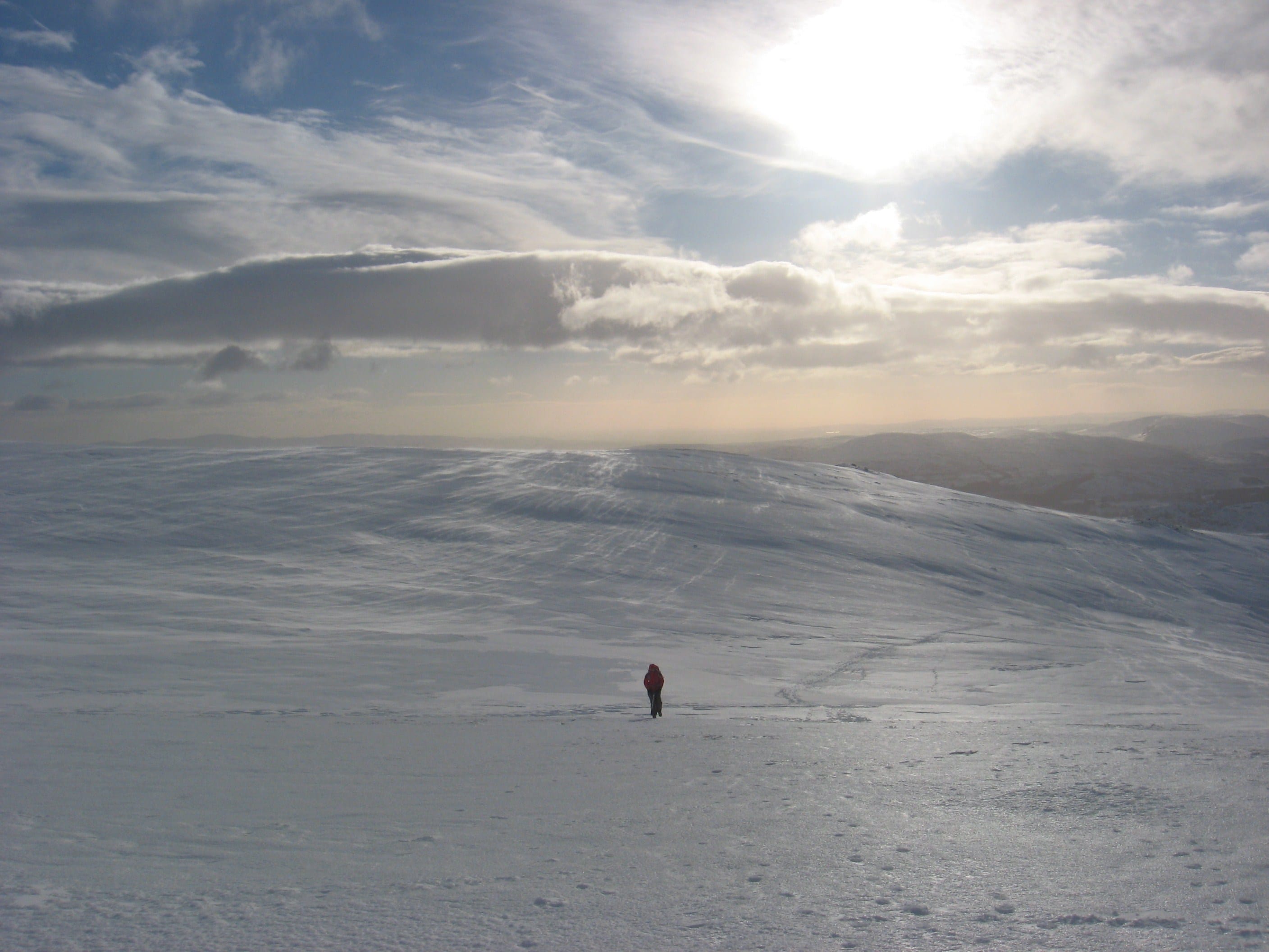 CUTTING A LONE FIGURE: Parties should always be aware of one walker becoming detached from the group