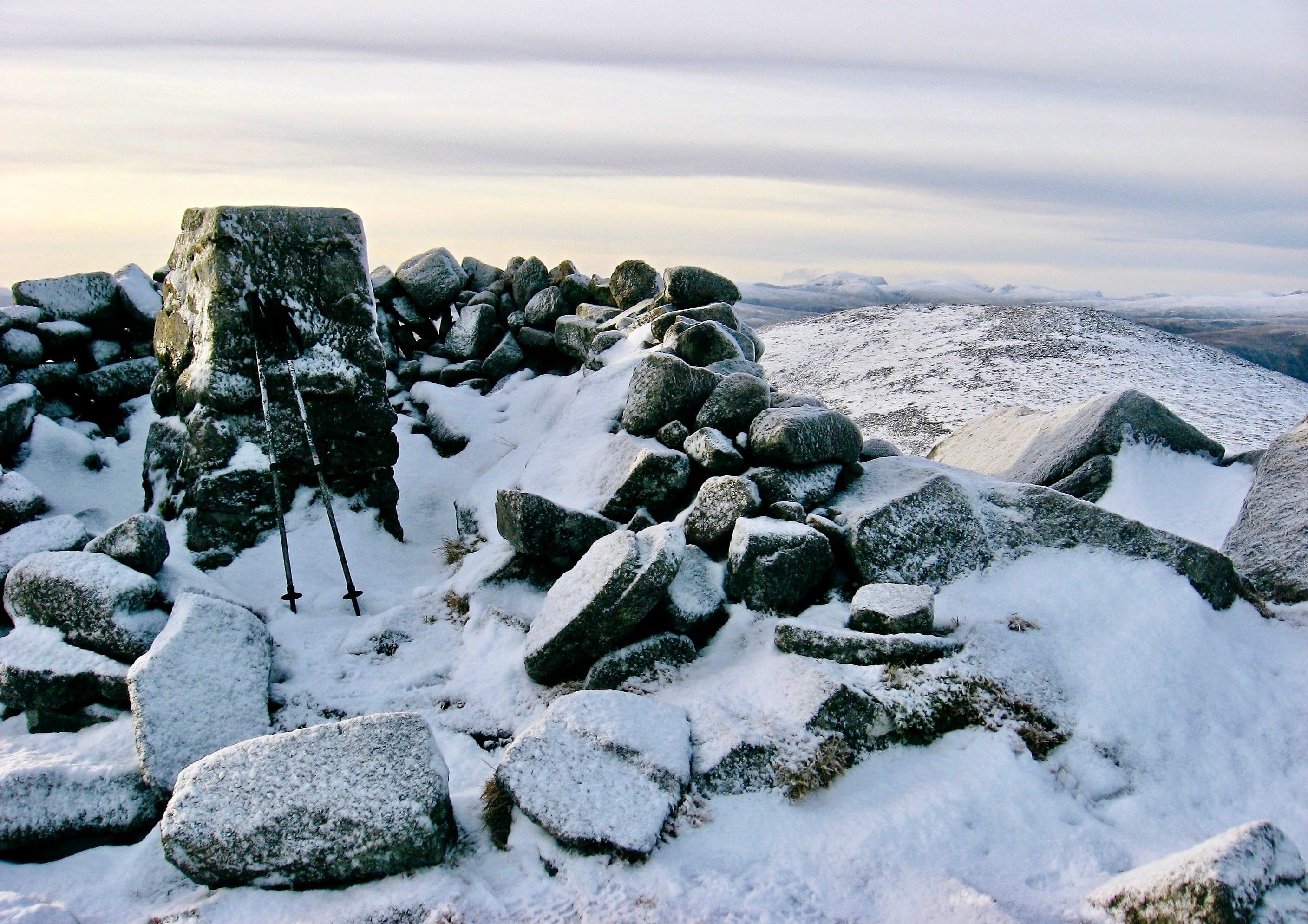 DECEMBER 2007: Carn Chuinneag summit