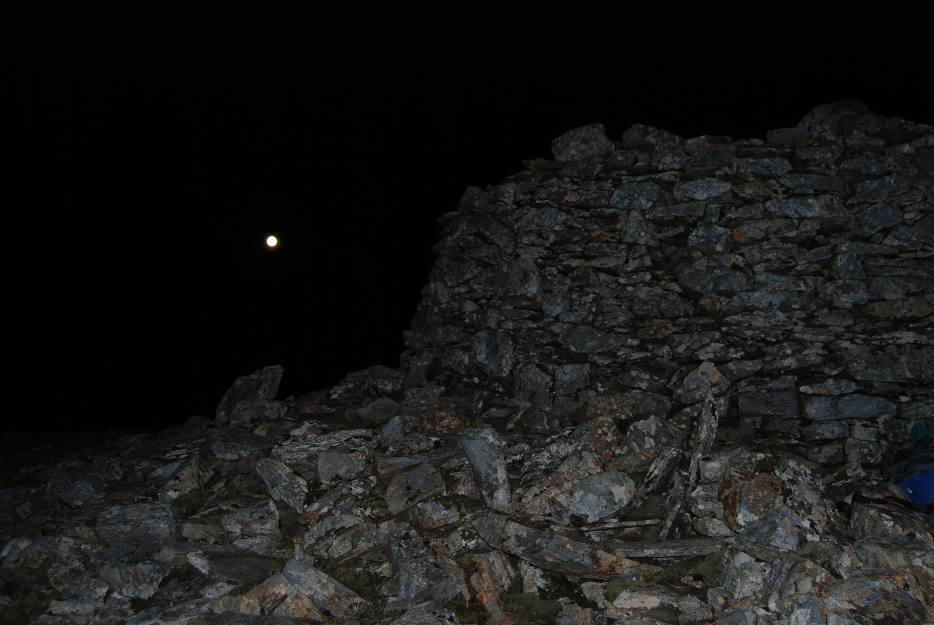 SHINING MOON: Mam Sodhail summit