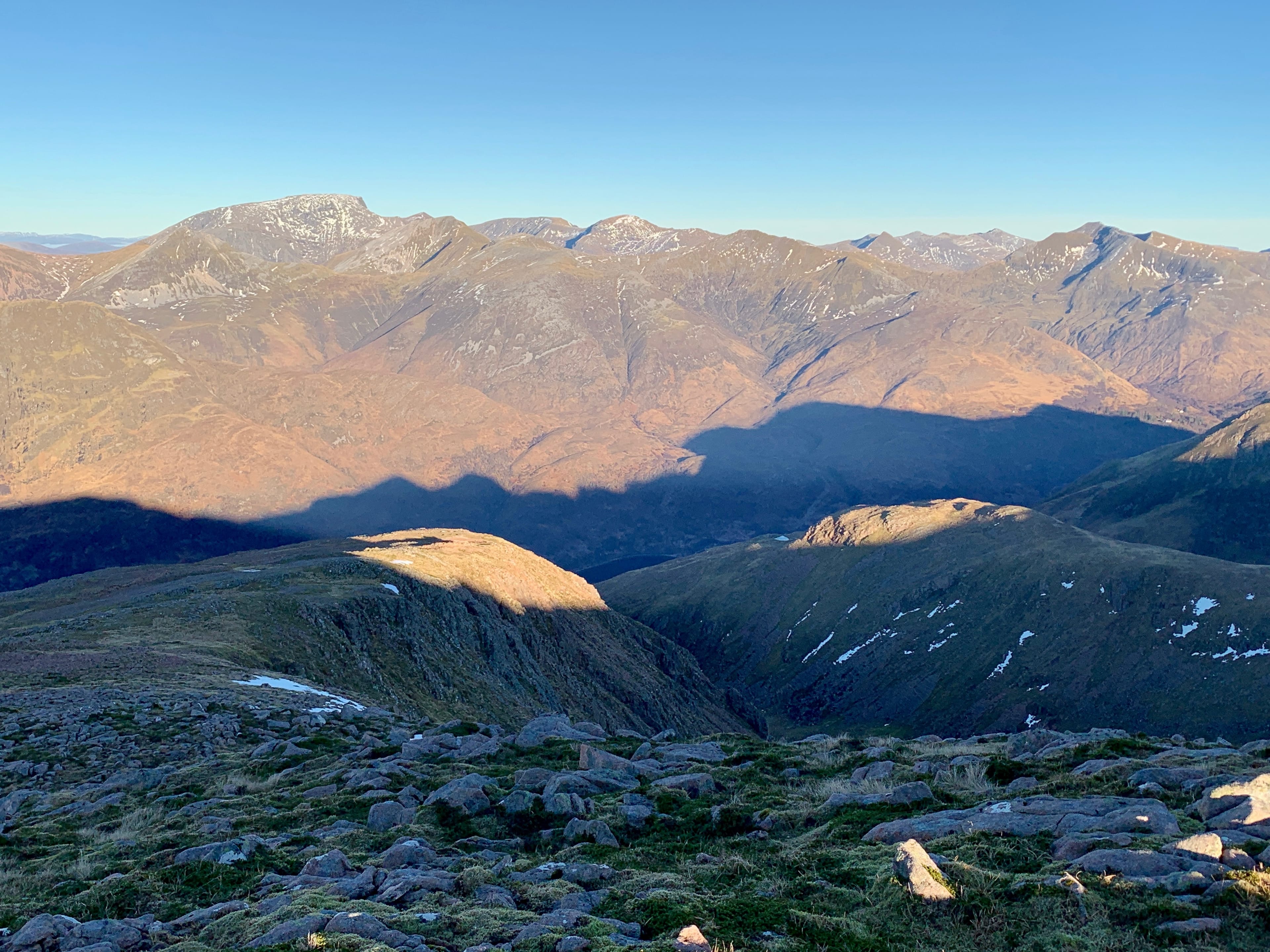 BEN a' GLOW: Nevis in sunshine