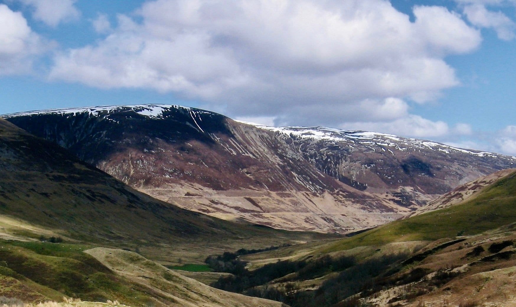 PARALLEL WORLD: Glen Roy hills